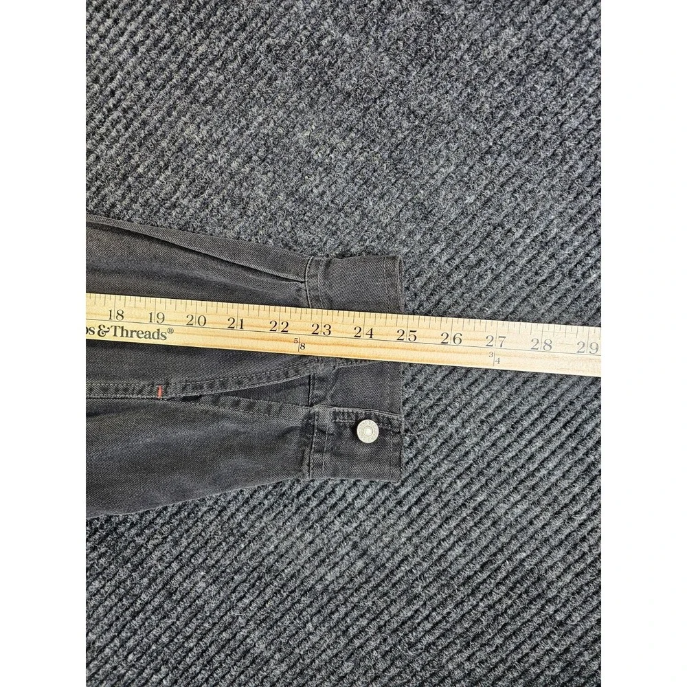 Levis Red Tab Denim Shirt Men XL Gray Cotton Shirttail Hem Medium Wash Button Up